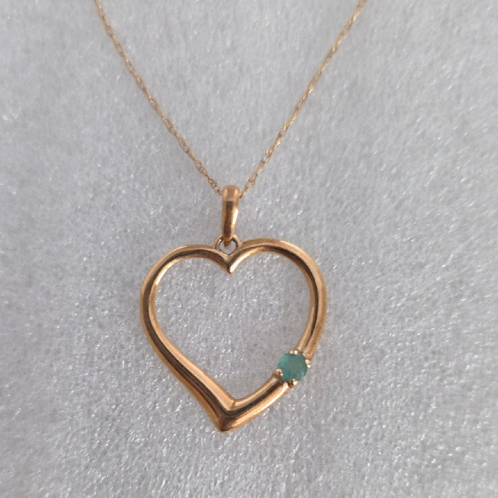 Eterna Gold 14k Heart Necklace with Emerald & 14k Gold Chain